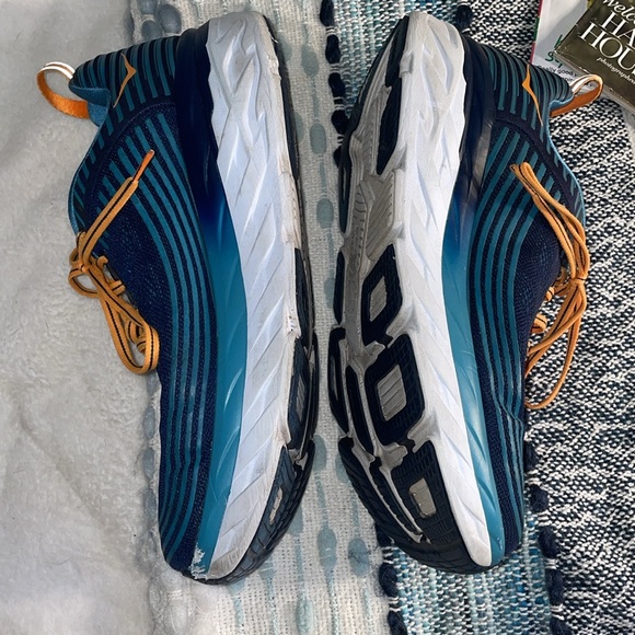 Hoka Bondi 6 Running Sneakers - size 11 - Picture 6 of 7